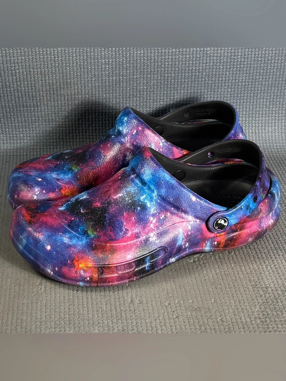 Crocs Bistro Graphic Slip Resistant Work Clogs Galaxy Print Men Sz 9 Women Sz 11